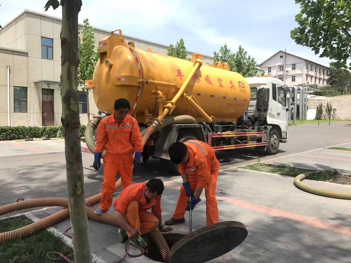 秀英化粪池清理与5-8吨吸粪车施工效率分析